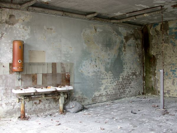 01-pale room.jpg