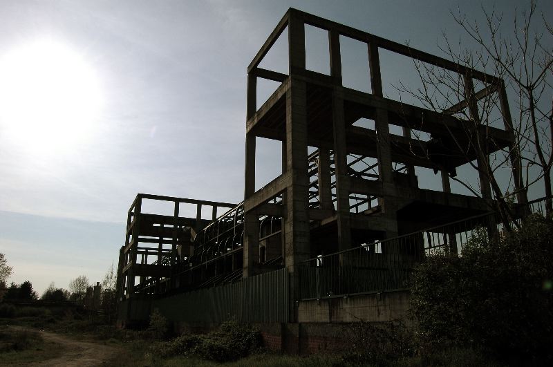 skeletonbuilding/milano - 01.jpg
