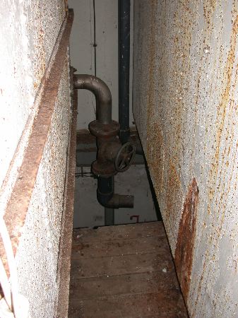 21-zwischen tanks.jpg