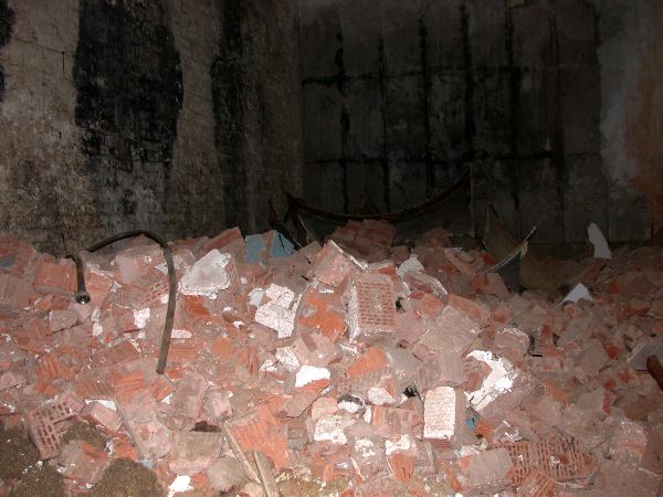 44-truemmer halle.jpg