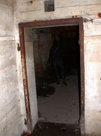bunker03 - 04.jpg
