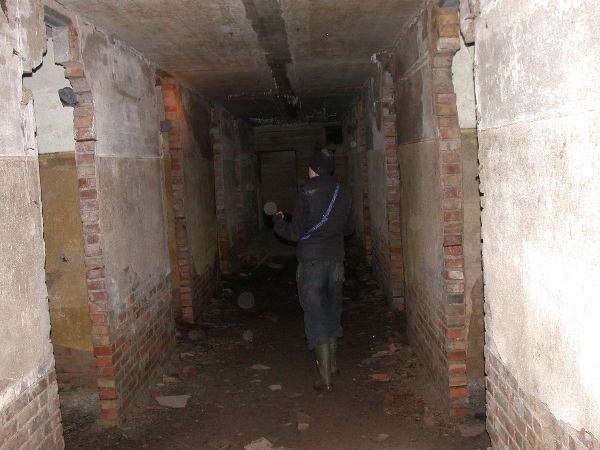bunker03 - 05.jpg