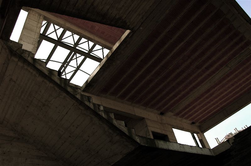 skeletonbuilding/milano - 04.jpg